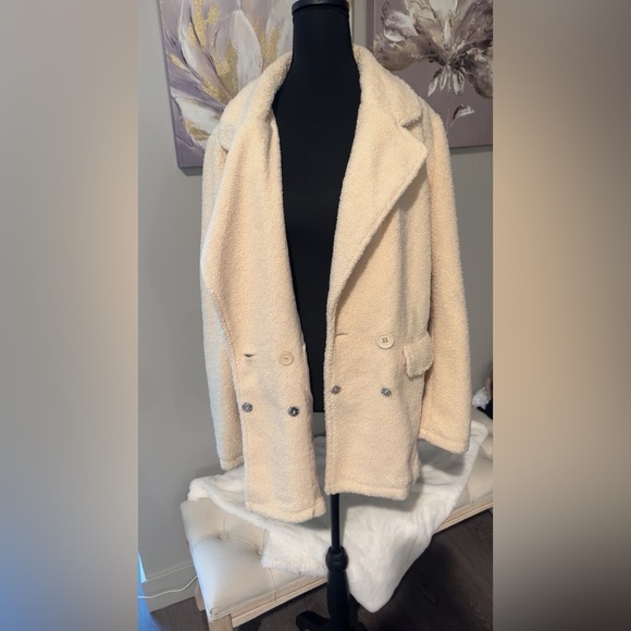 Cozy Cream Teddy Coat Faux Fur - Picture 4 of 7